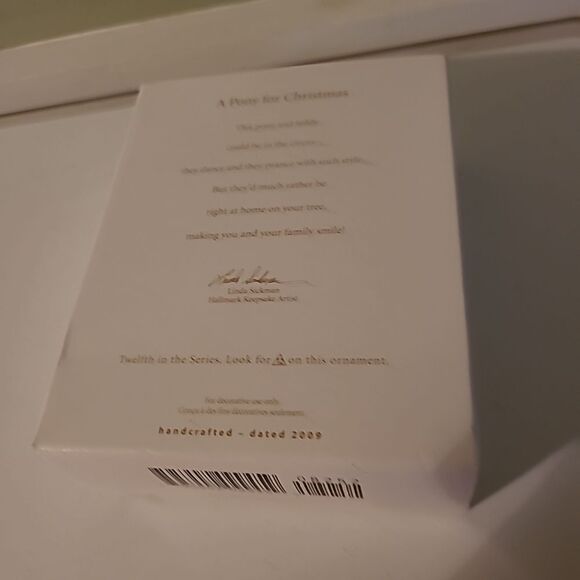 2009 Hallmark Keepsake Ornament - Picture 2 of 7
